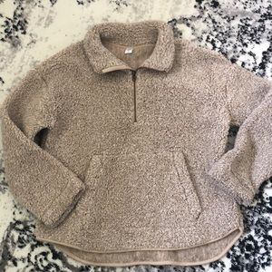 Old Navy Women’s Tan Sherpa Pullover